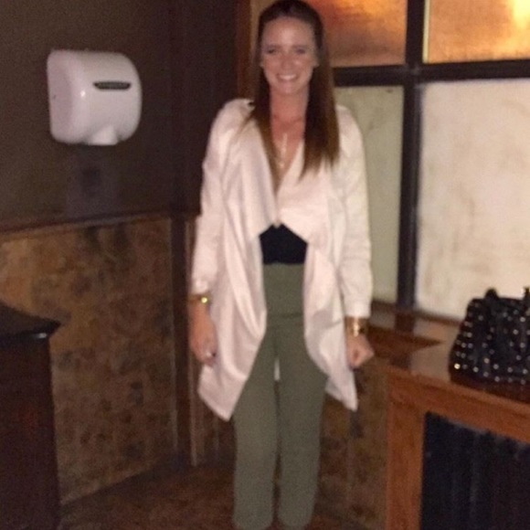 Jacket 🧥 - Picture 2 of 5